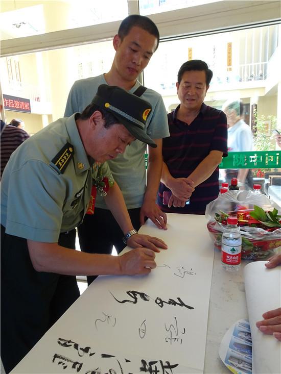 “军旅路·家乡情——军旅书法家丁学洲教授作品展”在甘肃开幕